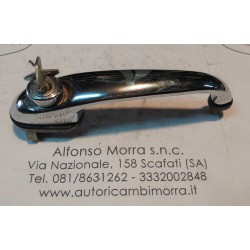Maniglia cromata con chiave...